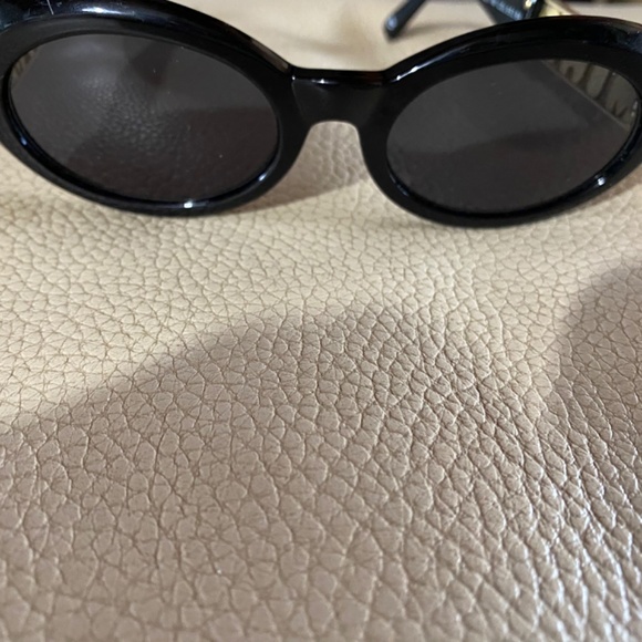 RARE VERSACE VINTAGE MIAMI SUNGLASSES - Picture 2 of 6